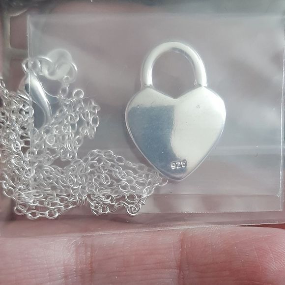 Sterling Silver 925 stamped heart shape padlock necklace new - Picture 1 of 2